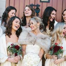 Winterhochzeit So Sagt Ihr In Der Kalten Jahreszeit Wunderschon Ja Glamourose Hochzeit Winterhochzeit Und Winterbraut