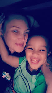 Hello everyone welcome to my group!! As many of you know my name is Lindsey  I'm a 20 year old mom of one girl! I just joined sengence and I'd love to