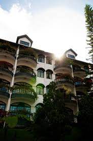 Located inside the hilltop jungle, you will need to drive up from a junction next to the cameron. Hotel Strawberry Park Resort Cameron Highlands Cameron Highlands Kuantan And Pahang Hotelopia