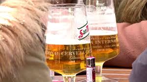 We did not find results for: Offnung Statt Lockdown Englander Feiern Ausgelassen In Pubs Video Stern De