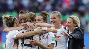 Diese und viele andere produkte sind heute im adidas online shop unter adidas.de erhältlich! Deutschland Bei Fussball Wm Der Frauen Im Achtelfinale Sport Sz De