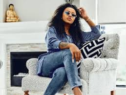 Free trial for listen to your favorite dj zinhle songs at downloadsongmp3.com. Dj Zinhle Celebrates As Hair Majesty Hits 30k Followers Lovablevibes Digital Nigeria Hip Hop And R B Songs Mixtapes Videos