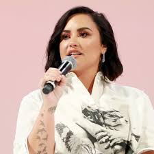 Normal ist das noch lange nicht. Demi Lovato Die Sangerin Zeigt Sich Ungeschminkt Gala De