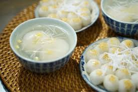 Đến thời nhà hán, hán vũ đế (140 tcn) lại đặt ngày tết vào tháng dần, tức tháng giêng. Co2lmm 7fk77am