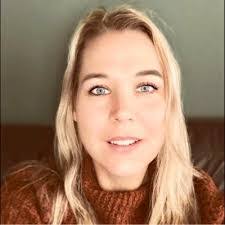 Mandy Jansen's Instagram, Twitter & Facebook