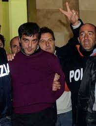 Dai certificati depositati, in particolare, risultava per il boss un visus residuo pari a 1/20 per entrambi gli occhi: Antonio Iovine Il Boss Dei Boss Della Camorra Si Pente Identita Insorgenti