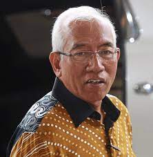 The former kedah menteri besar from december 2005 to march. I M Not Stupid Says Mahdzir The Star