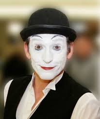 Why are pantomimes at christmas? Pantomime Mieten In Berlin Pantomime Alex Buchen Fur Events