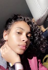 Pinterest Chantieex Instagram Chantiee T Snapchat Chashleigh It Would Be Great If You Give Me Credit Curly Hair Styles Light Skin Girls Glowy Skin