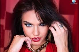 Layla Le's Instagram, Twitter & Facebook