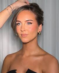 Lilly Britton's Instagram, Twitter & Facebook