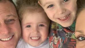 Mistet begge foreldrene på én måned