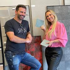 Castelli's first tv role came in 1998 on the mini series hilda furacão. A Parceria Que Deu Certo Henri Castelli E Arquiteta Patricia Moreno Estao Em Total Sintonia Portal Cordero Virtual