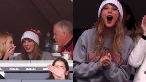 Scott Swift seen cheering on Travis Kelce at Chiefs game with daughter Taylor: Watch | Hindustan Times