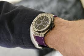 Blue ceramic, white composite resin and steel create a striking contrast with ferrero's signature bright red lips. The Big Bang E Not A Great Smartwatch But A Cool Hublot Digital Trends