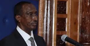Wajir governor who was impeached is accused of allowing his wife to be a de facto authority. 0tmlk9qedghwnm