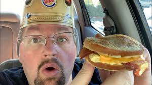 What’s New : Burger King Bacon & Cheese French Toast Sandwich and Pancakes  🥓 🥚 🥪 🥞