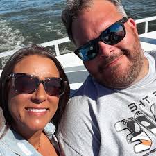 Looking for a bathroom updates/remodeling person or company please. 💫