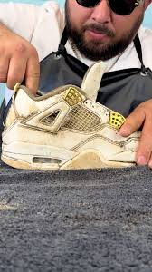 Shoe Cleaner Guys Takes Jordan 4 Off A Powerline