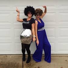 So einfach ist es, dieses kostüm für karneval zu machen. Discokugel Kostum Selber Machen Diy Anleitung Maskerix De Diy Kostume Frauen 80er Jahre Kostum Kostume Selber Machen