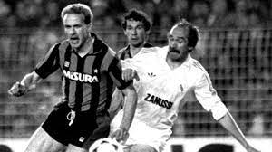 In seiner laufbahn war er als profifußballer für den fc bayern münchen , inter mailand und servette genf aktiv. Jubilaumsspiel Gegen Inter Mailand Ndr De Sport Fussball Pauli