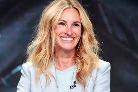 Ze heeft maar liefst 3 golden globe awards , een oscar (ookwel academy award genoemd) en een bafta award gewonnen. Julia Roberts Net Worth Movies Husband Age Kids Children Daughter