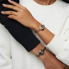 Amazon.Com: Bond Touch Pair Of Bracelets For Couples - Long Distance Touch  Bracelets For Couples - Stay Connected Anytime, Anywhere - Unique  Valentine'S Day Relationship Gifts : Electronics