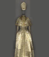 There are countless heavenly bodies in space. Review The Met S Heavenly Bodies Show Is Worth It