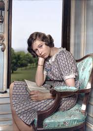 The elizabethan age was a great era within england's long history. Marina Amaral On Twitter Colorized By Me Princess Elizabeth At The Age Of 14 She Was Born On This Day In 1926 Happy Birthday To The Queen Https T Co Hdsvoiy2m0