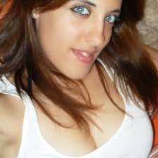 Listen to Lil Saint Hold You by RÁDIO NEXOS in Kizomba mania playlist  online for free