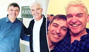 Phillip Schofield returns to hospital to thank 'incredible' team who saved  brother's life