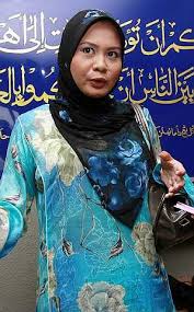 Selepas 7 bulan kunci mulutnya, akhirnya jamal abdillah kenalkan isteri barunya. Keputusan Pengesahan Lafaz Cerai Jamal Abdillah Ditunda 3 Julai Hiburan Mstar