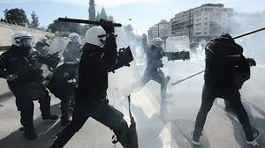 Ο έλεγχος για τα μέτρα κατά του κορωνοϊού και ο ξυλοδαρμός από γενικοσ γραμματεασ ειδικων φρουρων. Epeisodia Sto Panekpaideytiko Syllalhthrio Sto Kentro Ths A8hnas