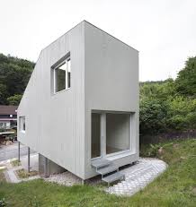 Es ist übrigens super schön mitanzusehen, wie schritt für schritt unser haus entsteht. Minihaus In Kaiserslautern Spielbox Auf Stelzen Architektur Und Architekten News Meldungen Nachrichten Baunetz De