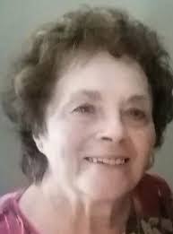 Elizabeth Daley's Instagram, Twitter & Facebook