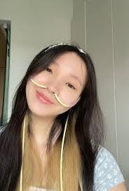 18-Year-Old With 4 Chronic Illnesses Struggles To Eat, Hopes To Visit  Disneyland & Enjoy Macs Again