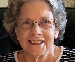 Lynn Schiller's Instagram, Twitter & Facebook