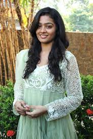 Actress Gayathri Stills Naduvula Konjam Pakkatha Kaanom Pm New Movie Posters Gayathri yuvraaj made her acting. naduvula konjam pakkatha kaanom pm
