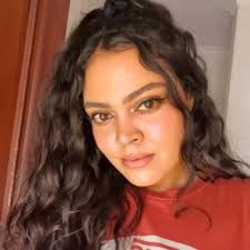 Demi Bailey (@bailey_demi)