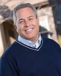 Dwight Pace's Instagram, Twitter & Facebook