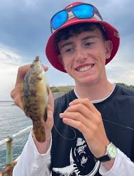 Hello, yesterday I met an Englishman in a Fish T-shirt at "backstage" in  Munich. We had a quick chat, he's a huge fan and has been to 3 concerts in  Germany and