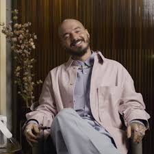 José álvaro osorio balvín (born may 7, 1985), better known as j balvin, is a colombian reggaeton singer. Herren Herbst Winter 2020 Fashion Show Ein Tag Mit J Balvin Louis Vuitton