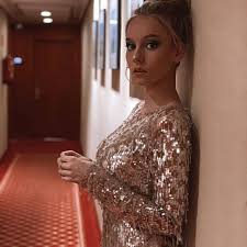 Madrid @luciadelriomanagement de aquellas que hicieron de la vida este rincón sensible, luchador, de. The Mini Dress With Embroidery Golden Ester Exposito On The Account Instagram Ester Exposito Spotern