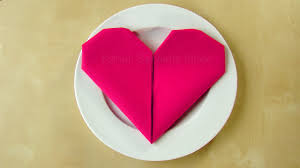 Mal ist es eine hochzeit, mal weihnachten oder ein geburtstag. Serviettenfalttechnik Herz Servietten Falten Anleitung Z B Hochzeit Youtube