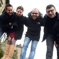 Le clip de leur morceau « a nos souvenirs » a grandement contribué à leur succès auprès du public, entraînant leur médiatisation. Trois Cafes Gourmands A Nos Souvenirs Perevod