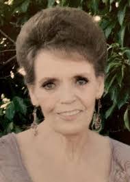 Lynn Izatt's Instagram, Twitter & Facebook