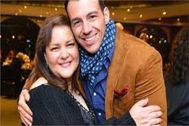 يعيش رامو و عائلته في حي فقير مليء بالمشاكل في أضنا. D0okrztzo4wsgm