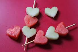 Break it into pieces to package up for easy gifting. 25 Valentine S Day Treats To Make With Your Kids Cute Diy Projects