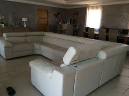 Élément souvent central d'un salon, le canapé se décline sous de multiples formes, revêtements, matériaux… quelques conseils pour trouver celui qui vous convient. Achetez Vends Canape Occasion Annonce Vente A Saint Maurice Sur Eygues 26 Wb158128672