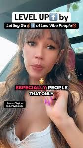 Lauren Clayton's Instagram, Twitter & Facebook